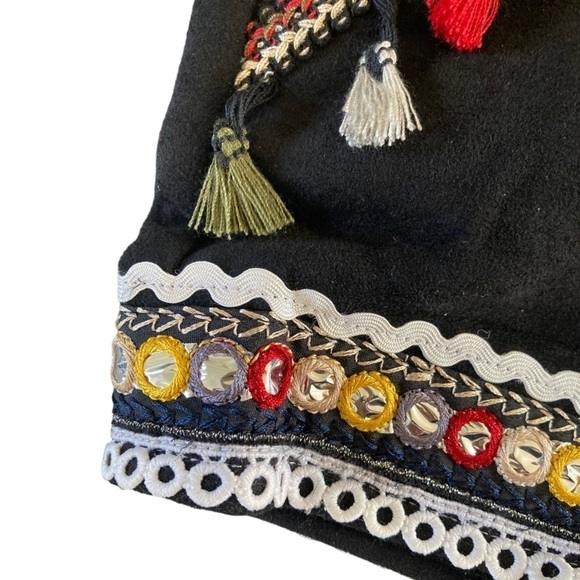 Drôle de Copine Paris Tassel Embroidered Shorts - Picture 7 of 11